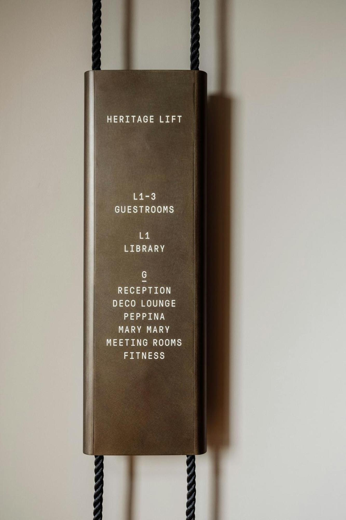 The Tasman, A Luxury Collection Hotel, Hobart Eksteriør billede A directory sign